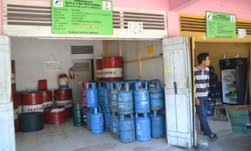 KENAIKAN HARGA GAS : LPG 12 Kg Nambah Rp60.000, Pengusaha Restoran Pilih Kayu Bakar