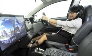 FOTO INDONESIA INTERNATIONAL MOTOR SHOW :  Ada Simulator Agya di Booth Toyota IIMS 2014