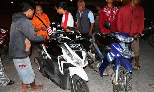 FOTO KECELAKAAN SOLO : Langgar Traffic Light, Pengedara Tabrakan