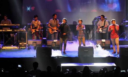 FOTO KONSER MUSIK : Begini Aksi CJR di Sritex Arena, Malam Ini...