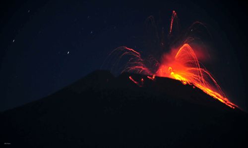 GUNUNG SLMAET SIAGA : Luncuran Lava Pijar Dikhawatirkan Sampai ke Hutan Lindung 