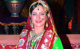 JODHA AKBAR ANTV : Cantiknya, Lavina Tandon Pemeran Ruqaiya…