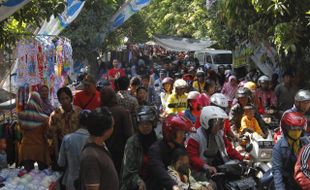 PKL SOLO : Lokasi Sunday Market Manahan Dipindah, Pedagang Masih Bandel