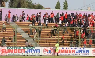 PERSIS SOLO VS PSGC CIAMIS : Ditahan di Stadion Galuh, Pasoepati Rusak Infrastruktur Lapangan