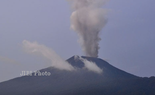 PENDAKIAN GUNUNG SLAMET : Masih Waspada, Pendakian Slamet Masih Ditutup