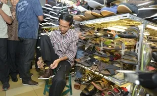 KISAH SEPATU JOKOWI : Dulu Rp200.000, Sekarang Rp400.000