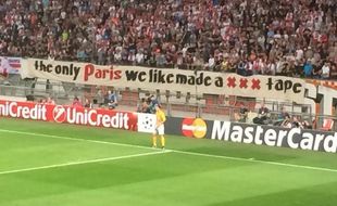 TRENDING SOSMED : Spanduk Unik Fans Ajax Saat Kontra PSG