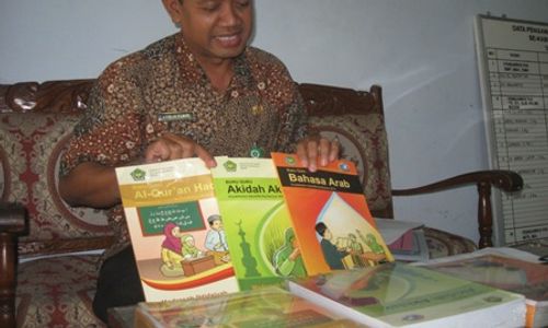 KURIKULUM 2013 : Sekolah di Bawah Kemenag Juga Belum Terima Semua Buku Kurikulum 2013 