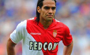 BURSA TRANSFER PEMAIN : Radamel Falcao ke MU, Chicarito ke Madrid