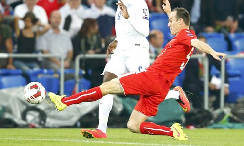 KUALIFIKASI PIALA EROPA 2016 : Welbeck Antar Inggris Menang 2-0 atas Swiss