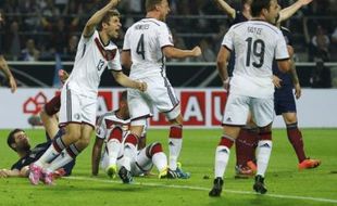 KUALIFIKASI PIALA EROPA 2016 : Jerman Taklukkan Skotlandia 2-1, Mueller Borong Dua Gol