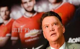 KARIR VAN GAAL : Gagal Bawa United Tiga Besar Klasemen, Van Gaal Terancam Dipecat 