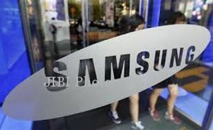 SAMSUNG AKUISISI BLACKBERRY : Samsung Bantah Bakal Caplok Blackberry