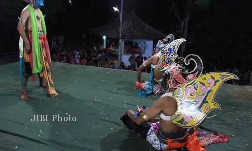 Kesenian Topeng Ini Tampil Lagi setelah Puluhan Tahun Mati Suri