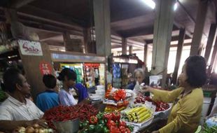 HARGA KEBUTUHAN POKOK : Permintaan Dari Daerah Lain Tinggi, Cabai Merah Keriting Naik 3 Kali Lipat 