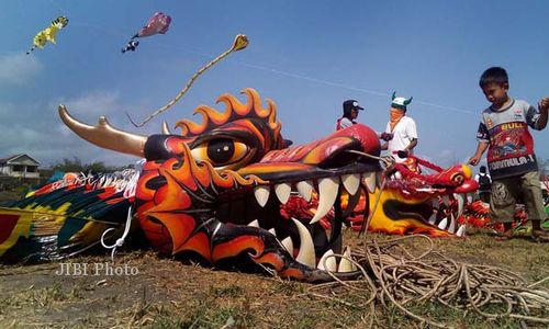 Festival Layang-Layang Hiasi Langit Pantai Glagah