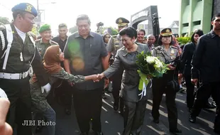 SBY DI JOGJA : Ani Bebaskan Netizen Ungkapkan Pendapat