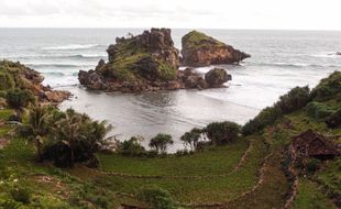 TERUMBU KARANG RUSAK : Pemerintah Desa Larang Aktivitas Snorkling Di Pantai Nglambor