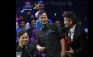 RISING STAR INDONESIA : Ahmad Dhani Bertemu “Saudara Kembar” di Babak Duel Keempat