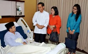 FOTO AGENDA PRESIDEN JOKOWI : Kunjungi Habibie, Jokowi Ajak Kahiyang Ayu