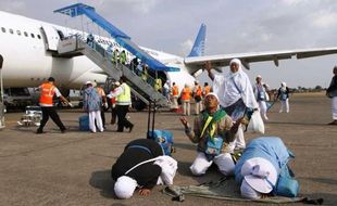 FOTO HAJI 2014 : Jemaah Haji Kloter I/SOC Sampai di Solo