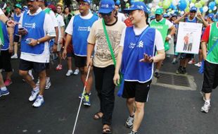 FOTO HARI PENGLIHATAN DUNIA 2014 : SCB Kampanyekan Kesehatan Mata di CFD