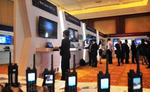 FOTO ICT CARNIVAL LTE SUMMIT : Jaringan LTE Setara 4G Dipamerkan