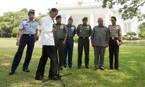 ANGGOTA TNI DITEMBAK BRIMOB : Jokowi: TNI dan Polri Harus Sering Bertemu