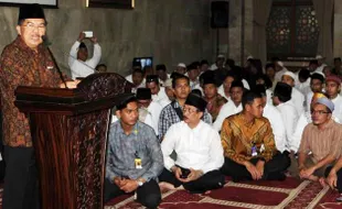 FOTO PELANTIKAN JOKOWI-JK : JK Sambut Doa Bersama untuk Presiden Baru