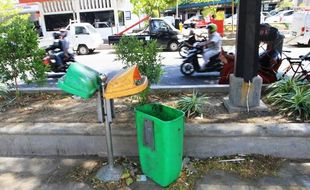 FOTO PENGELOLAAN SAMPAH SOLO : Tong Sampah di Solo Hilang Dicuri Orang