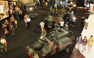 FOTO TNI MILITARY FESTIVAL : Begini Suasana Militeristis Atrium Solo Paragon