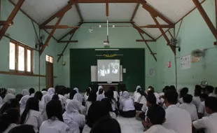 FILM BARU : SMPN 24 Solo Luncurkan Butiran Debu, Kisah Nyata Kenakalan Remaja