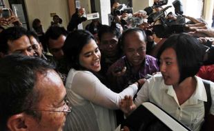 PENGUMUMAN CPNS 2014 : Putri Jokowi Dipastikan Tak Lolos Seleksi CPNS