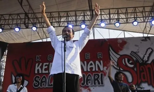 JOKOWI PRESIDEN : Pengamat Curiga di Balik Rencana Pelantikan Jokowi pada Malam Hari