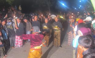 MALAM 1 SURA : Sedekah Gunung, Persembahan Warga Boyolali untuk Merapi