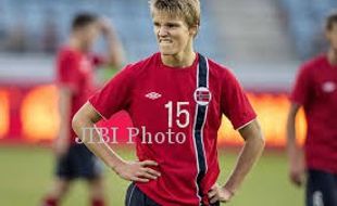 KUALIFIKASI PIALA EROPA 2016 : Bela Norwegia di Usia 15 Tahun, Martin Odegaard Menjadi Pemain Termuda 