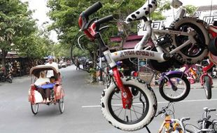 FOTO PENATAAN PKL SOLO : Pedagang Elpabes Pindah Gilingan, 2015