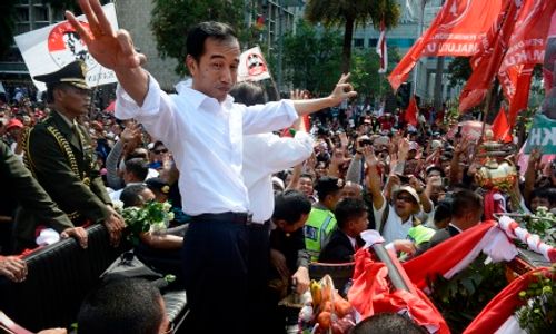 JOKOWI PRESIDEN : Seperti Apakah Makhluk Halus yang Mengikuti Jokowi Saat Pawai?