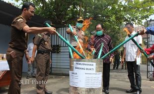 2 Kg Ganja Kering Dibakar