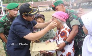 Pembuatan Jalan oleh TNI di Kulonprogo Disidak