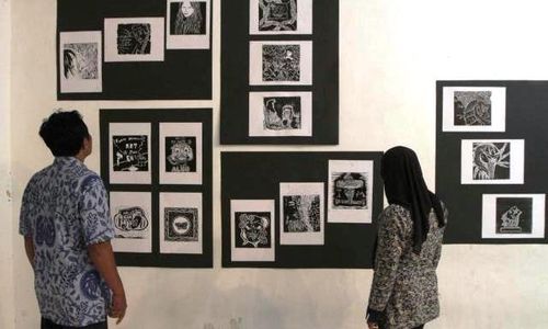 PAMERAN SENI RUPA : Seusai Workshop Seni Grafis, UNS dan USM Kolaborasi Pamerkan Karya