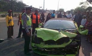 Lamborghini Hotman Paris Tabrak Mobil Boks, Satu Tewas