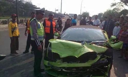 Lamborghini Hotman Paris Tabrak Mobil Boks, Satu Tewas