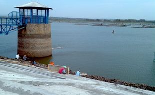 WADUK CENGKLIK BOYOLALI : ”Waduk Cengklik Batal Dikeruk”