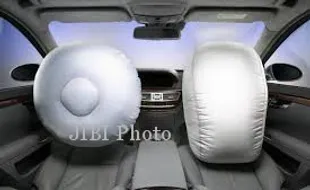 AIRBAG MOBIL RUSAK : 10 Pabrikan Mobil Diminta Segera Perbaiki Airbag