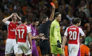 GRUP D LIGA CHAMPIONS : Arsenal Hancurkan Galatasaray 4-1, Welbeck Hat-Trick