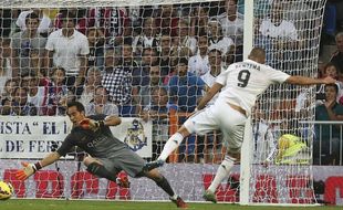 REAL MADRID 3-1 BARCELONA : Gawang Claudio Bravo Akhirnya Jebol di Laga El Clasico