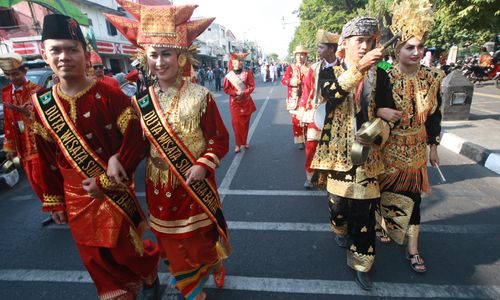 HARI SUMPAH PEMUDA : Ribuan Pemuda Nusantara Kirab Budaya di Jalan Malioboro