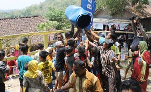 RITUAL 1 SURA : Prosesi Larap Slambu Kembali Digelar, Ratusan Orang Serbu Gunung Kemukus