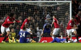 MANCHESTER UNITED VS CHELSEA : Van Persie Selamatkan MU dari Kekalahan Atas Chelsea